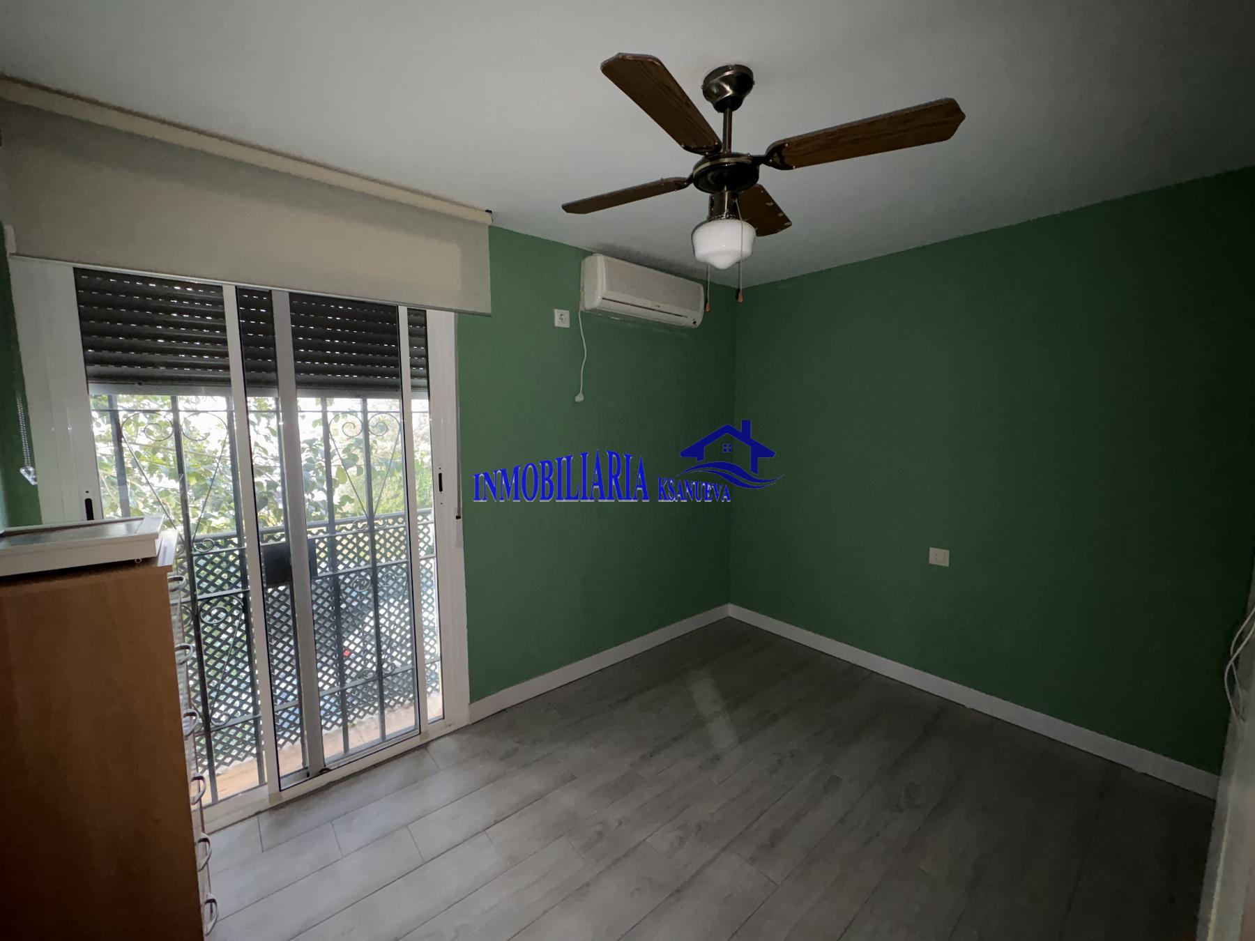 For sale of flat in Córdoba