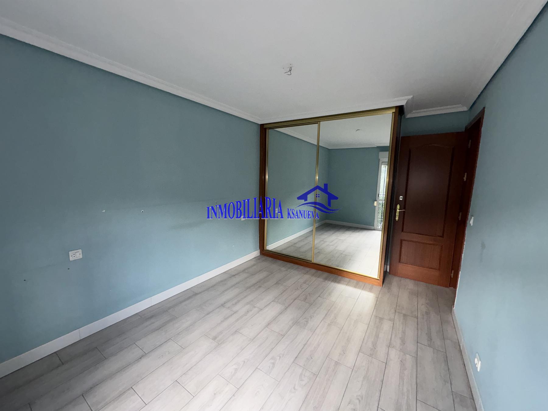 For sale of flat in Córdoba