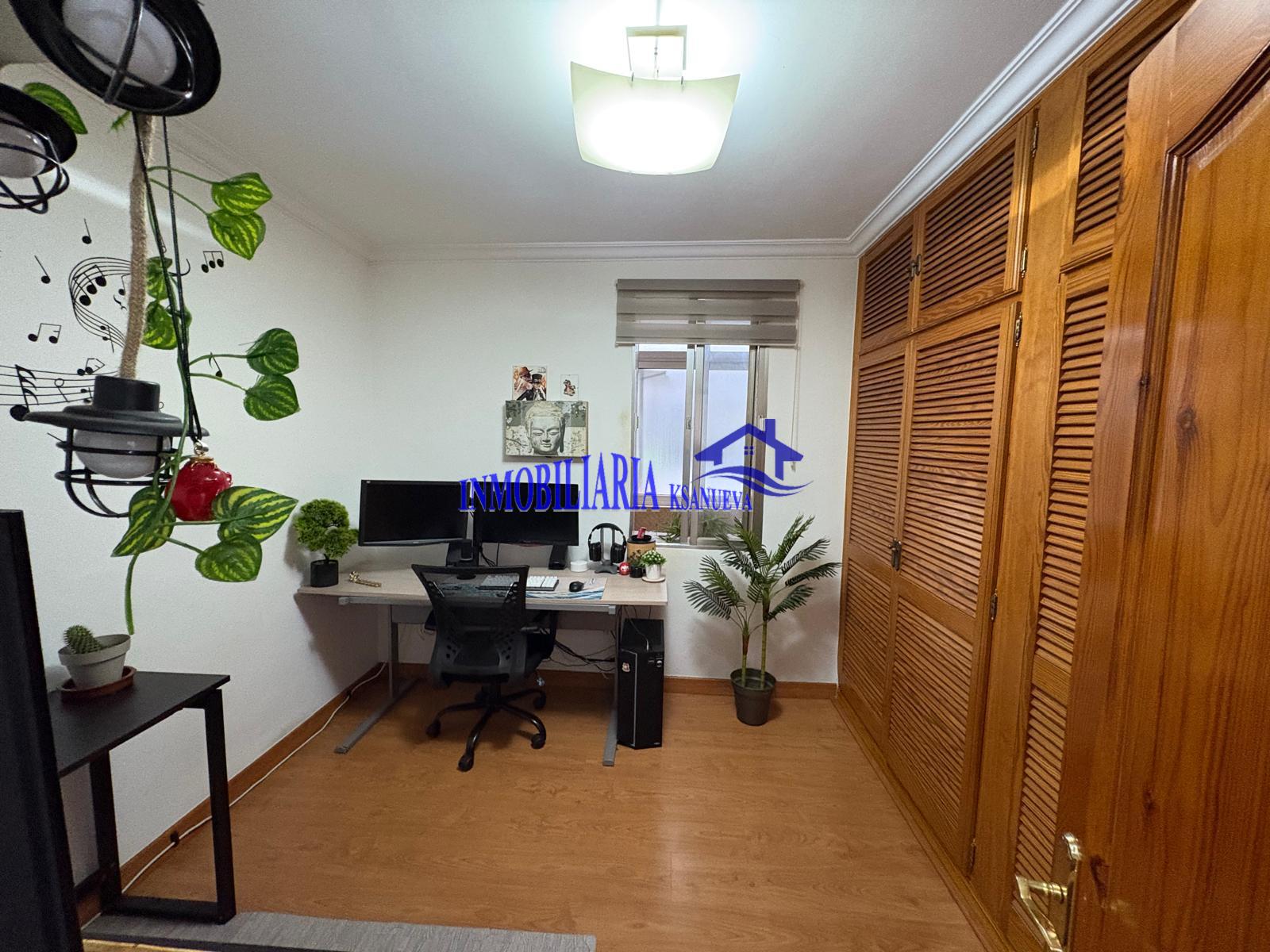 For sale of flat in Córdoba