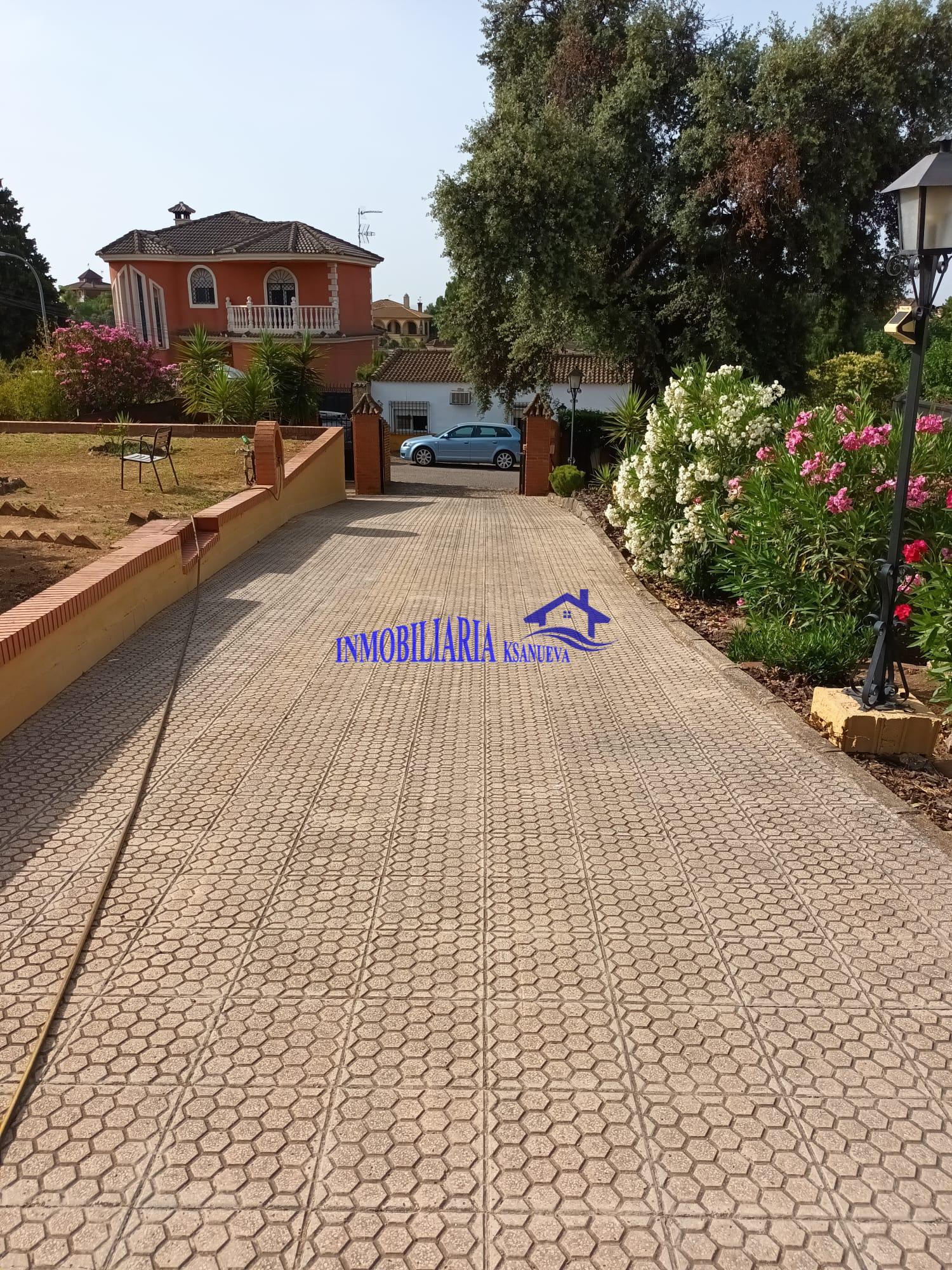 For sale of chalet in Córdoba
