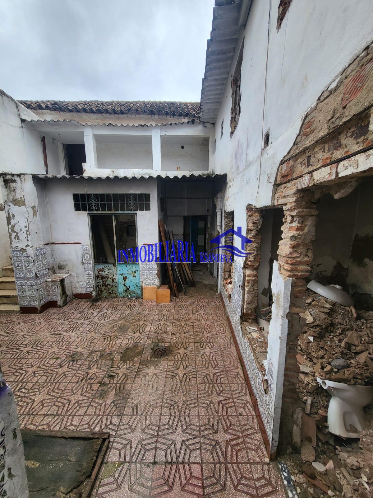 For sale of house in Córdoba