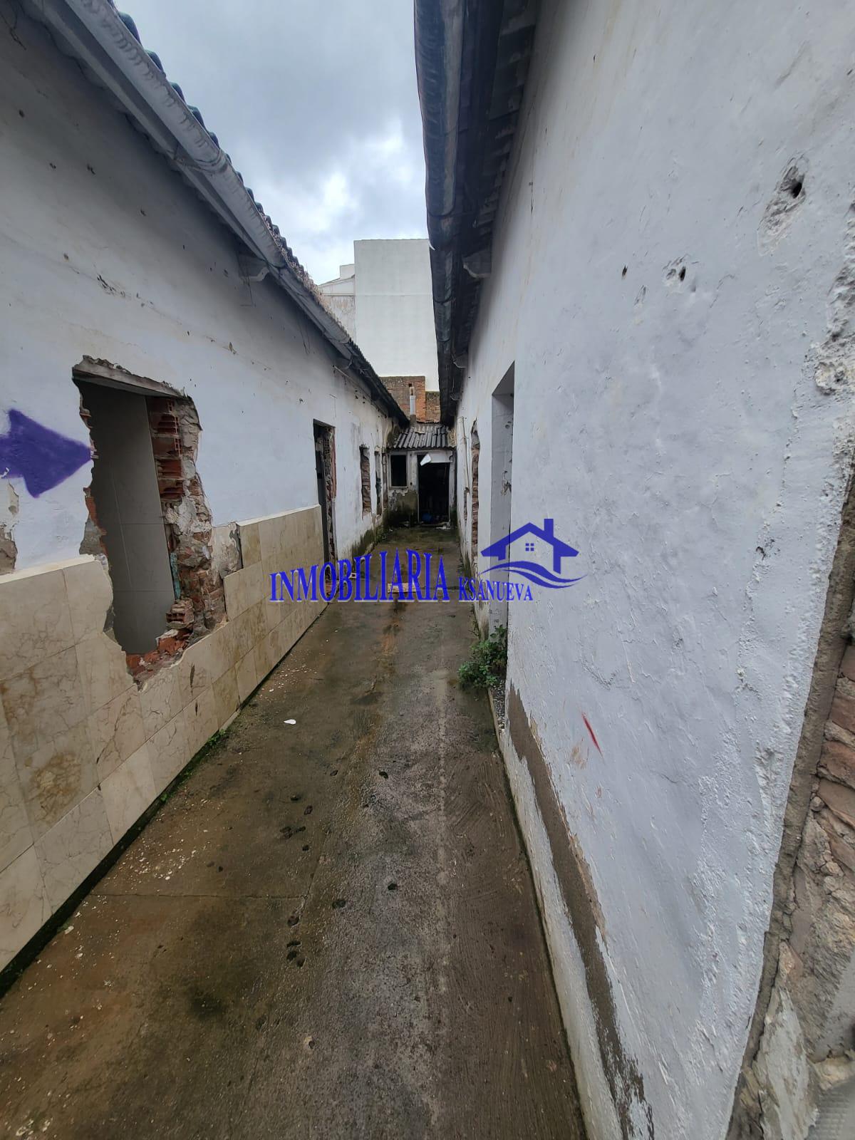 For sale of house in Córdoba