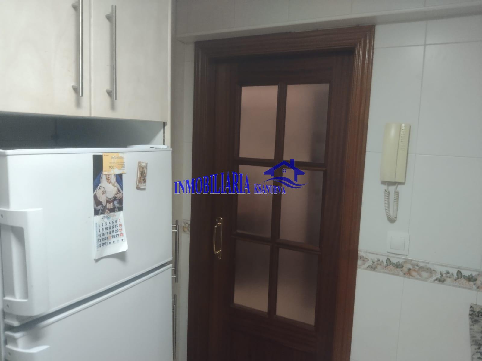 For sale of flat in Córdoba