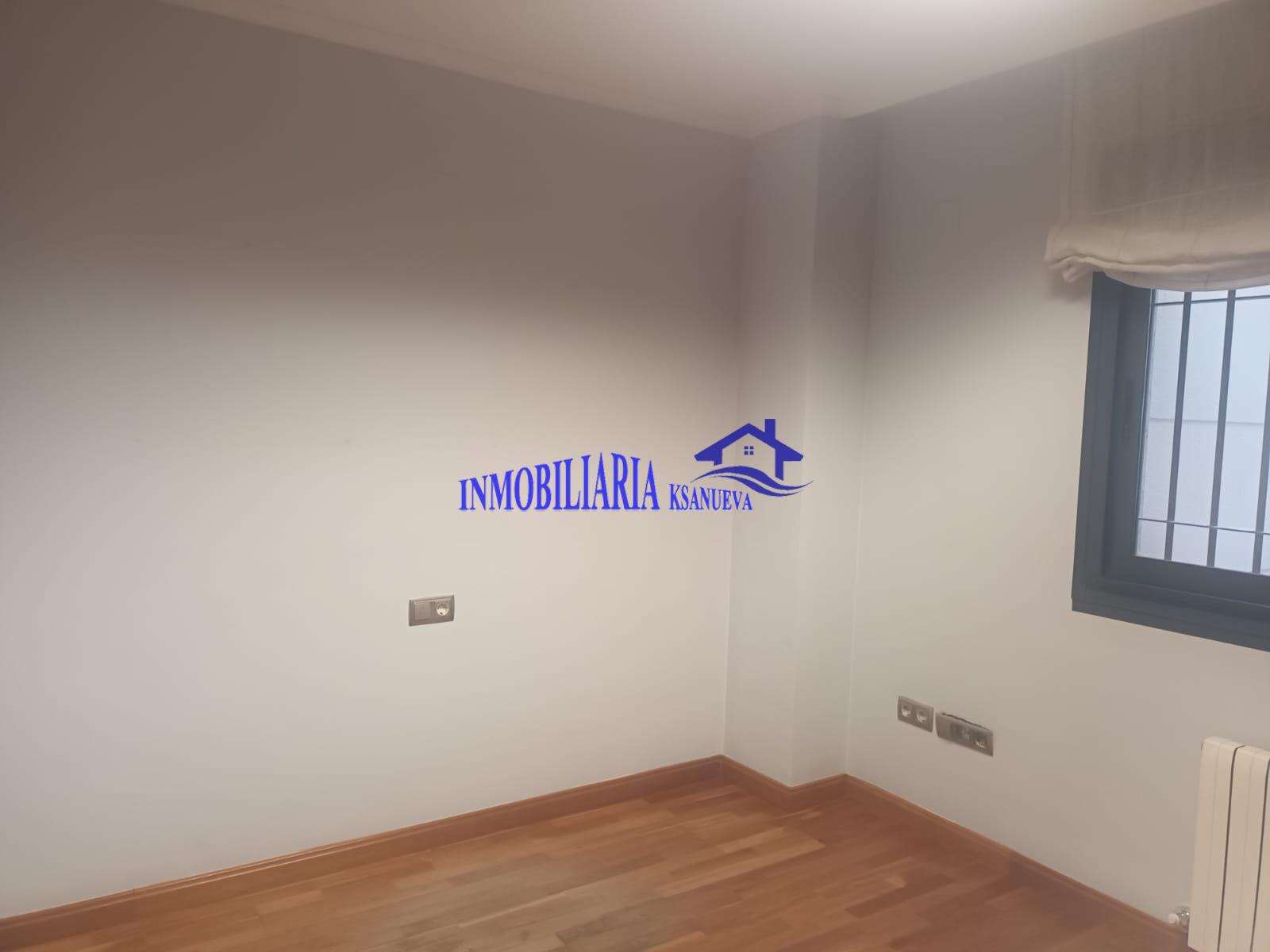 For sale of flat in Córdoba