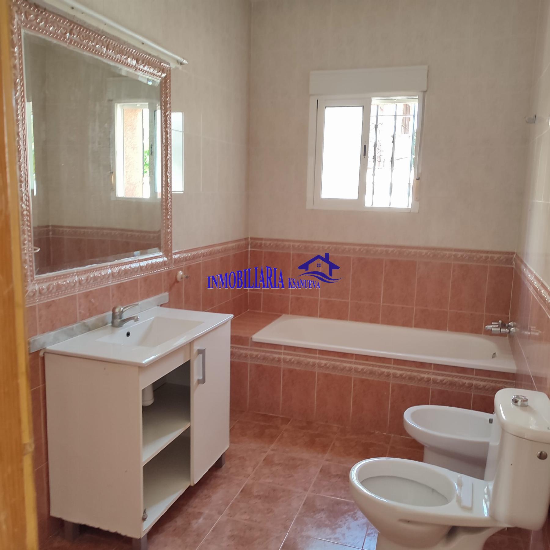 For sale of chalet in Córdoba