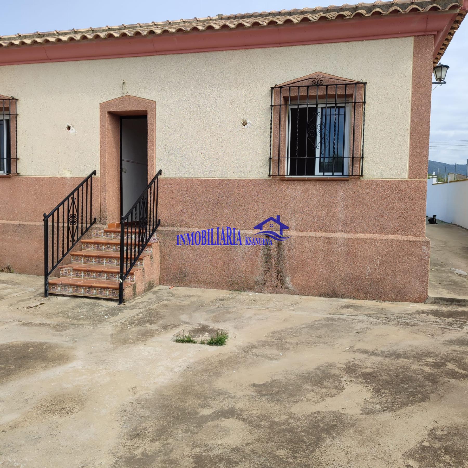 For sale of chalet in Córdoba