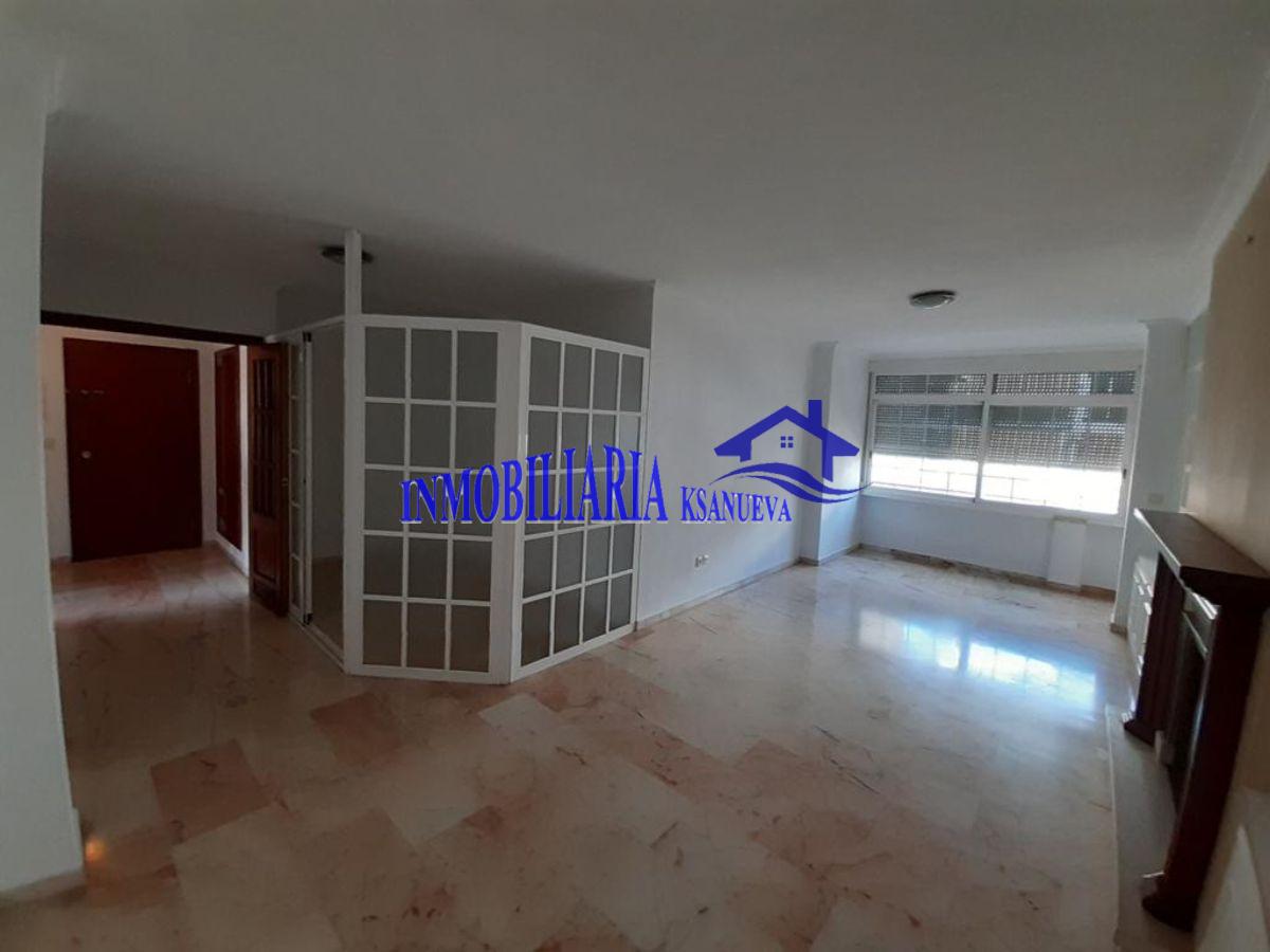For sale of flat in Córdoba