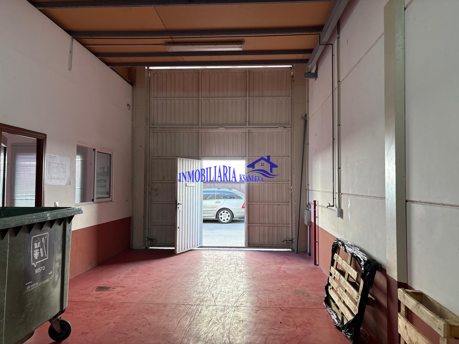 For rent of warehouse in Córdoba