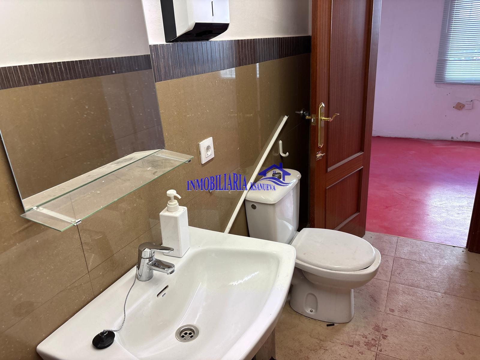 For rent of warehouse in Córdoba