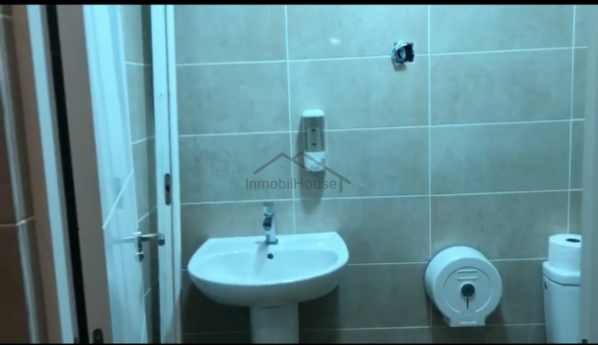Salgai  lokal komertzialak  Arona