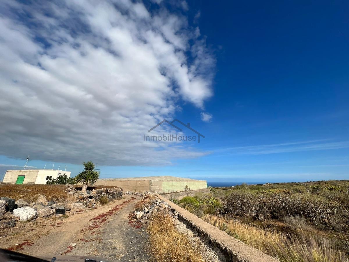 For sale of land in San Isidro de Abona