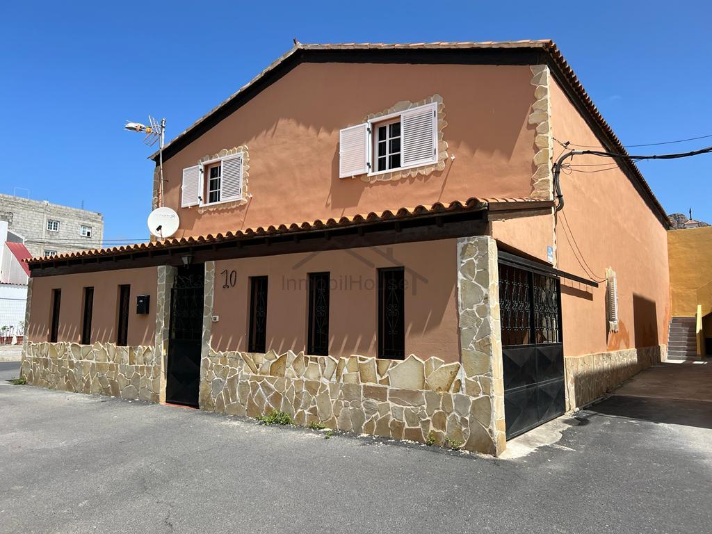Venta de casa en Arona
