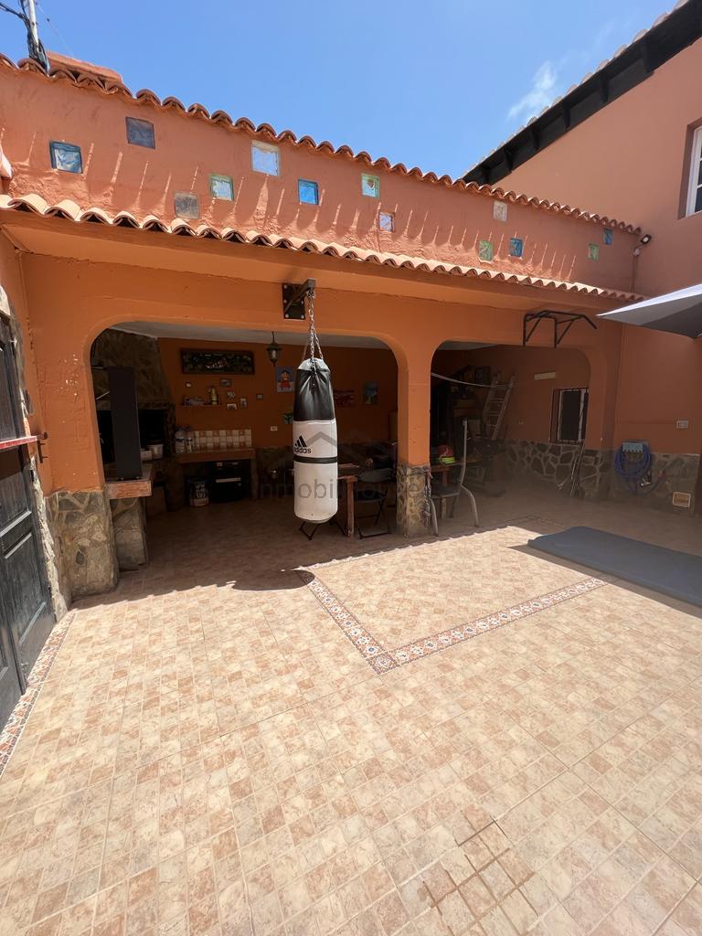 For sale of house in Arona