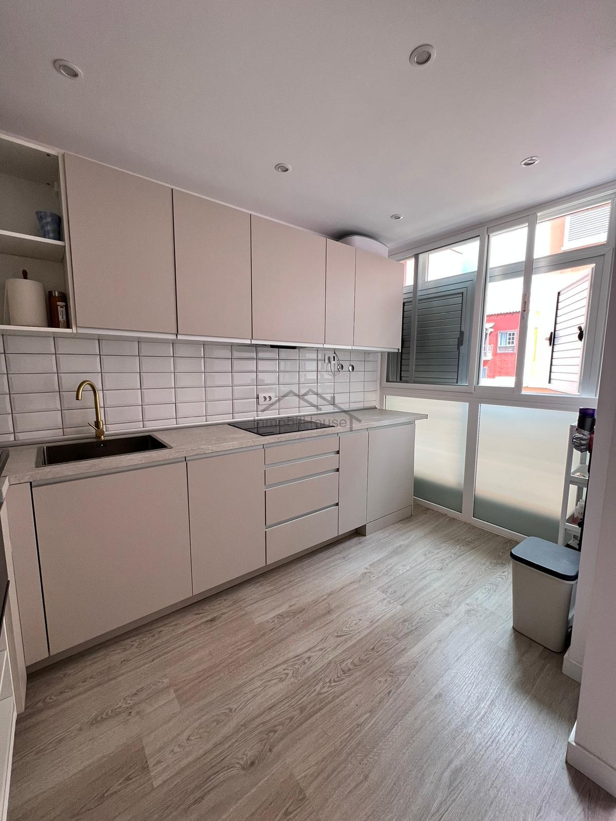 Zu verkaufen von appartement in
 Adeje