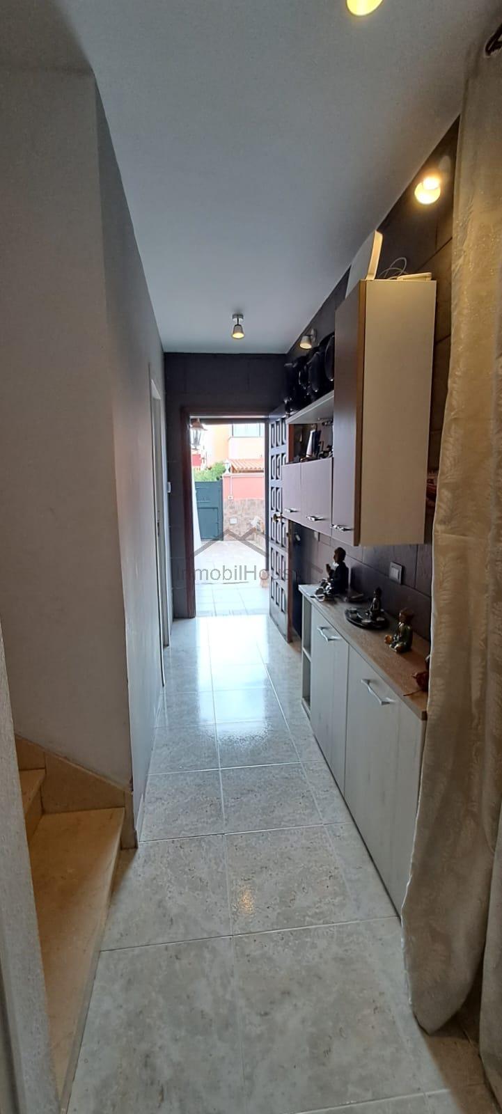 For sale of house in Arona