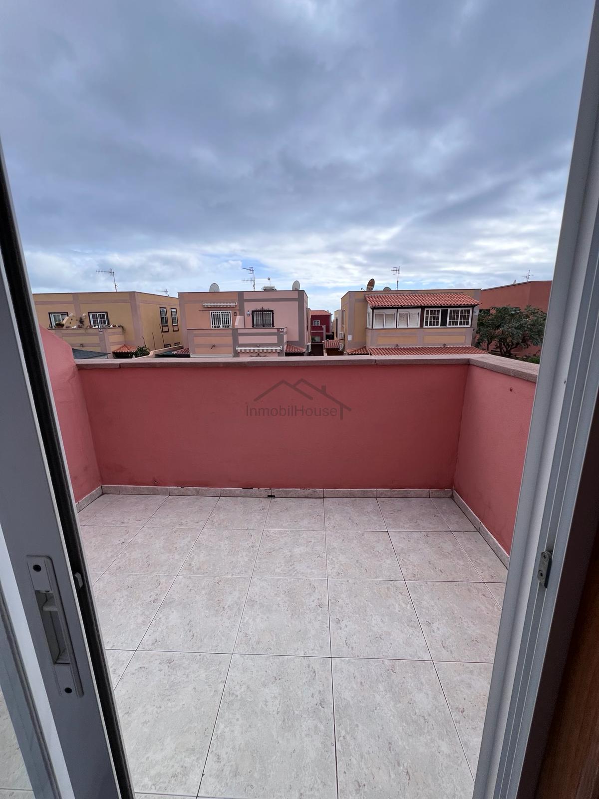 For sale of house in Arona