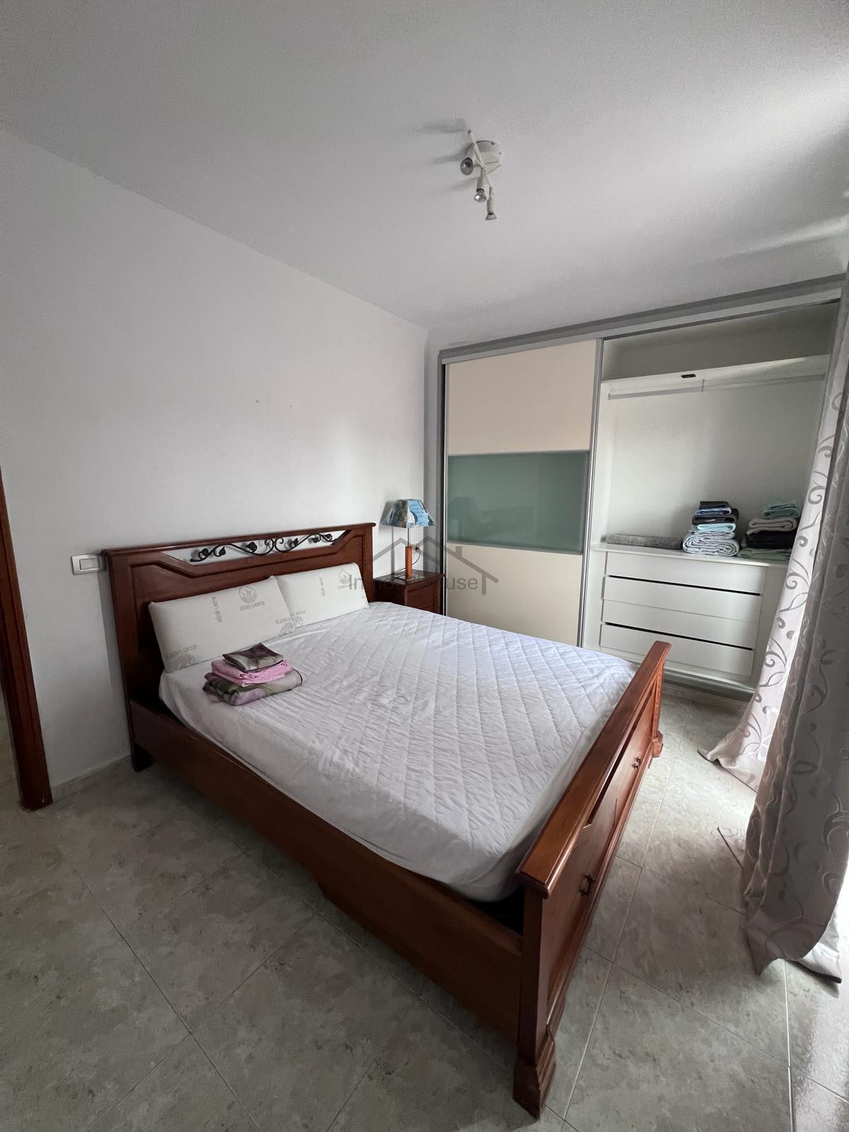 For sale of house in Arona