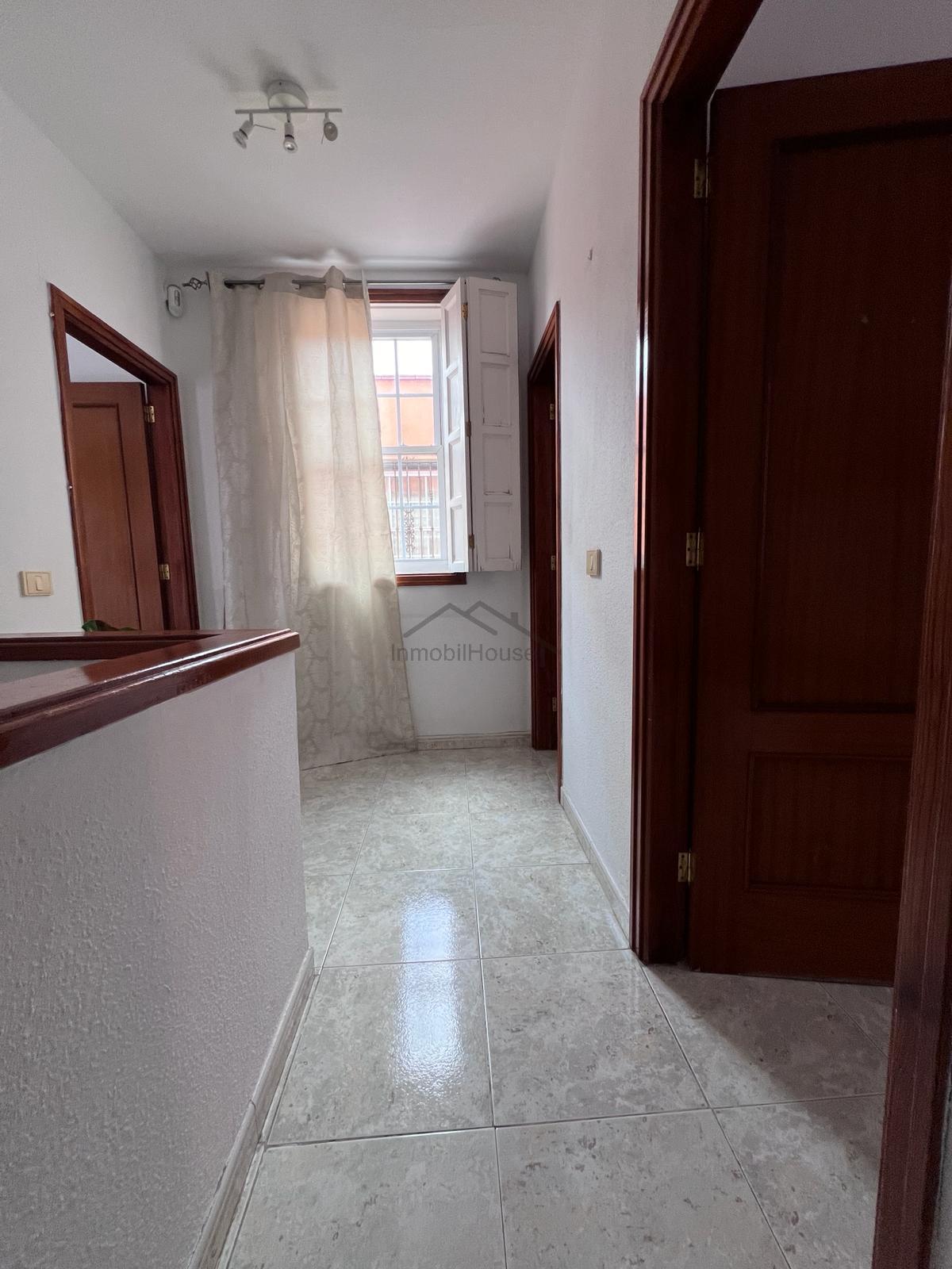 For sale of house in Arona