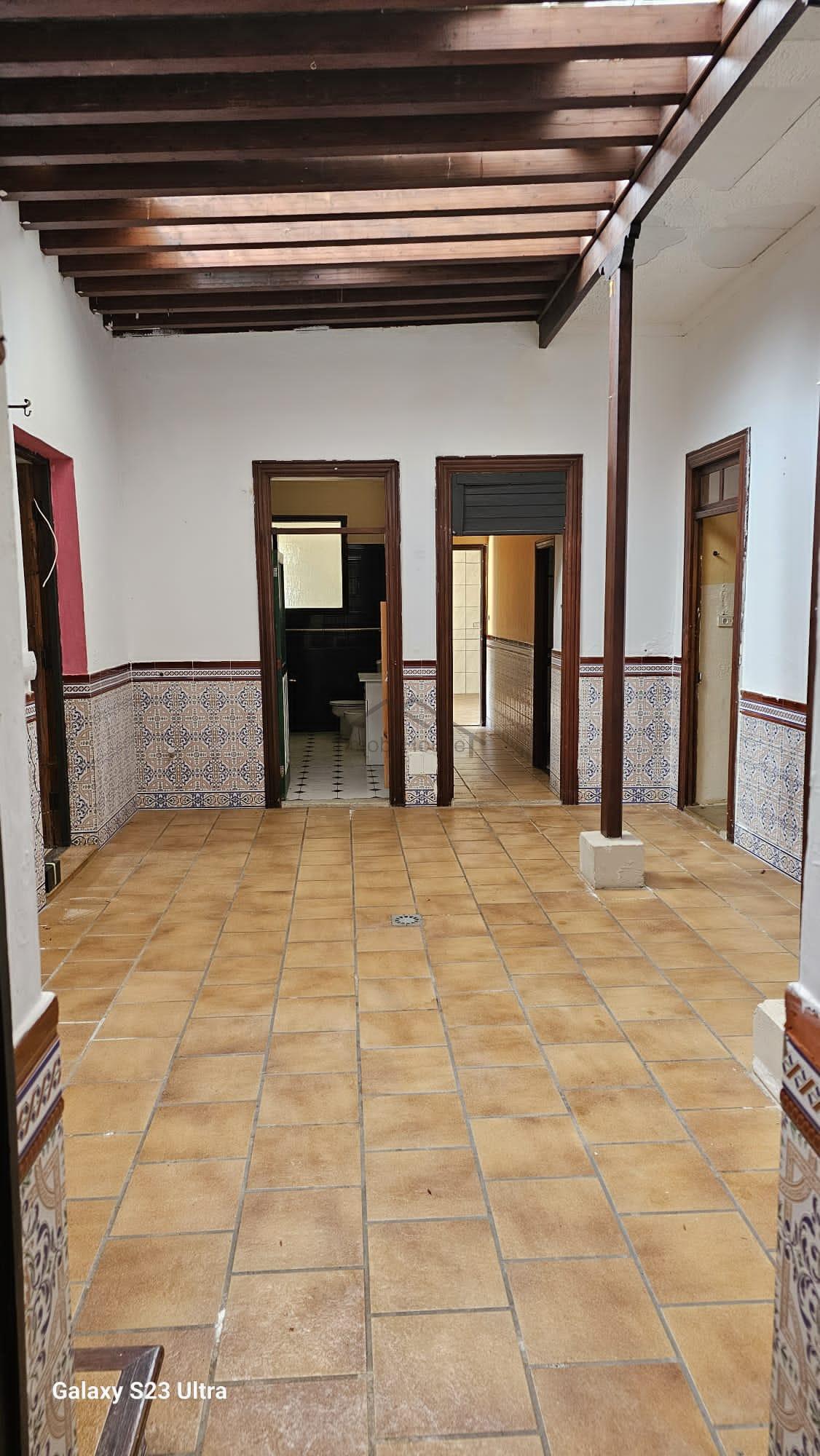 For sale of house in Valle de San Lorenzo