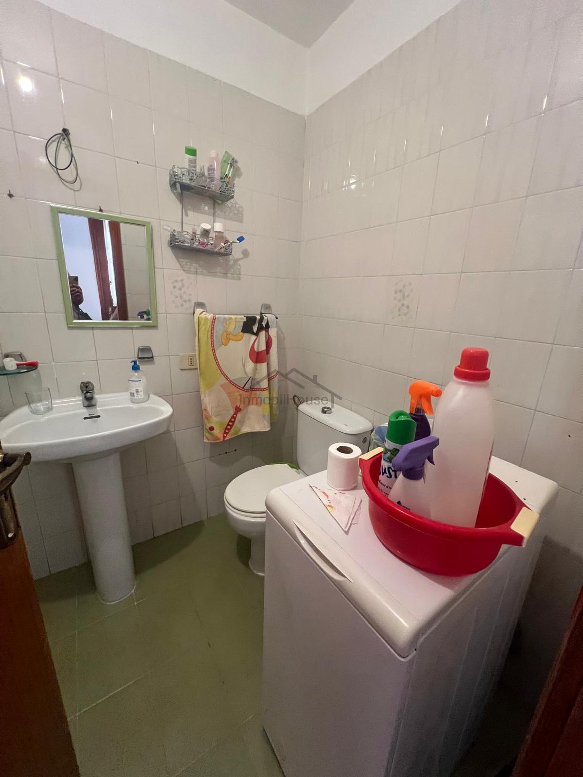 Til salg fra blok i Arona