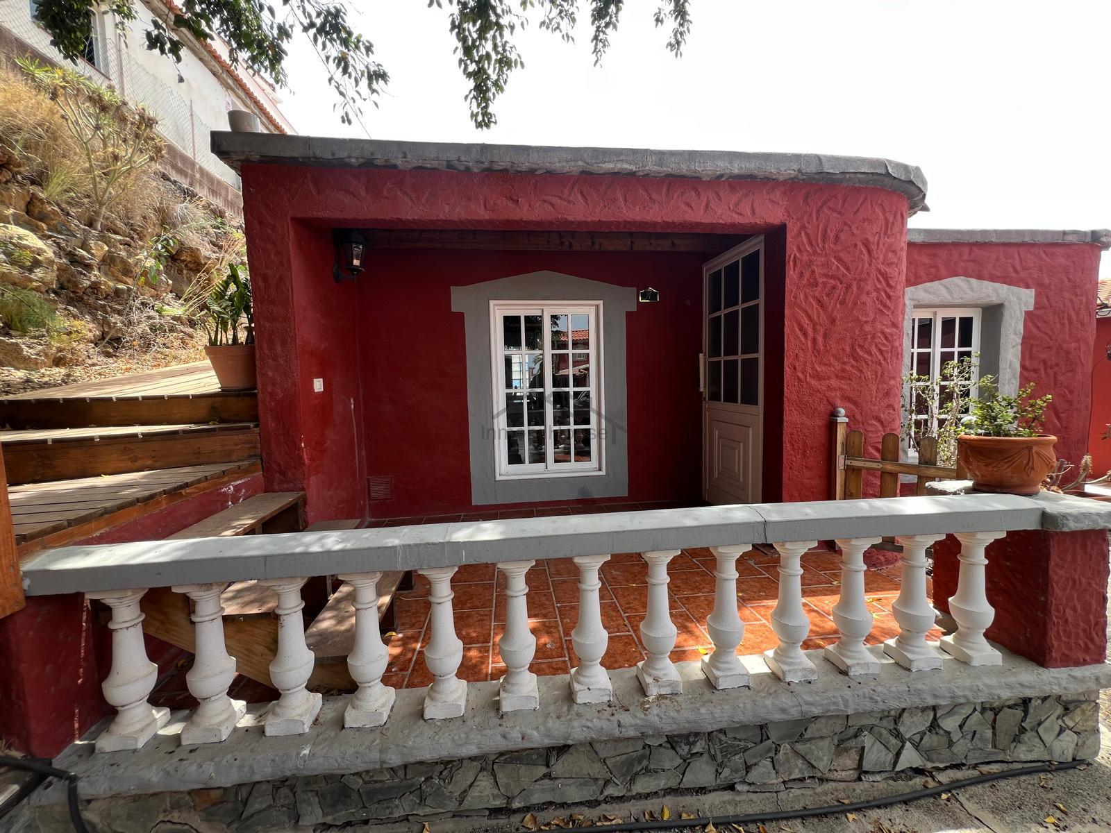 For sale of house in Arona