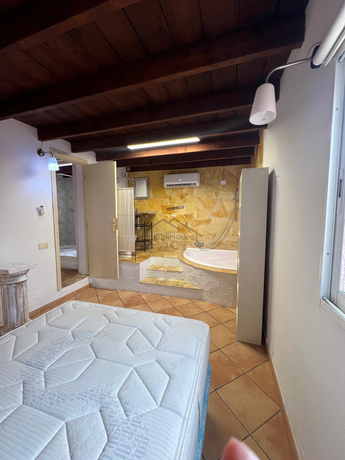 For sale of house in Arona