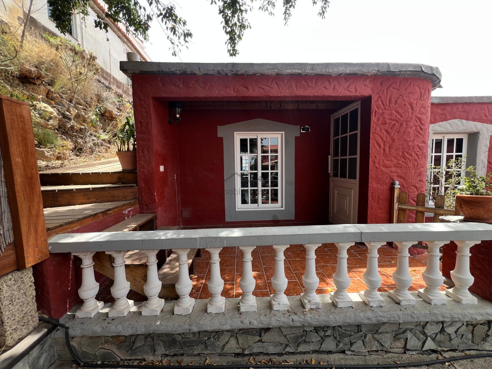 For sale of house in Arona