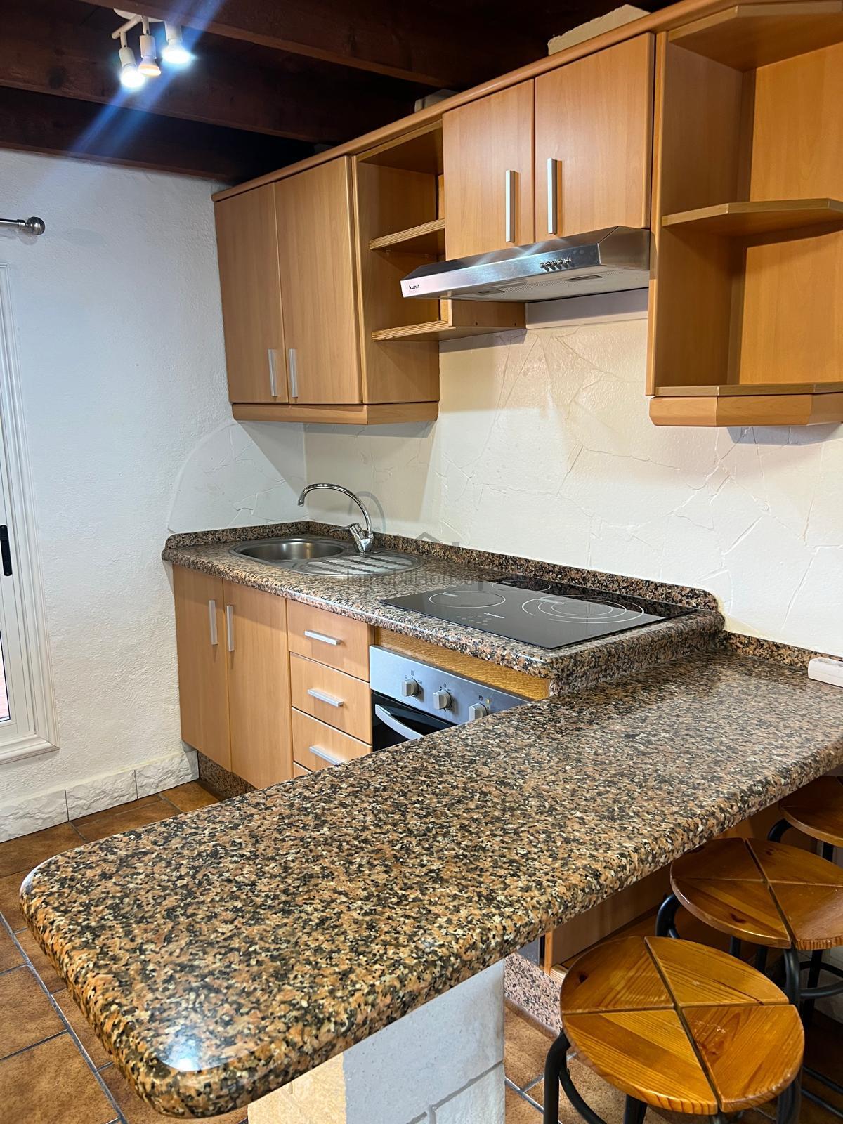 For sale of house in Arona