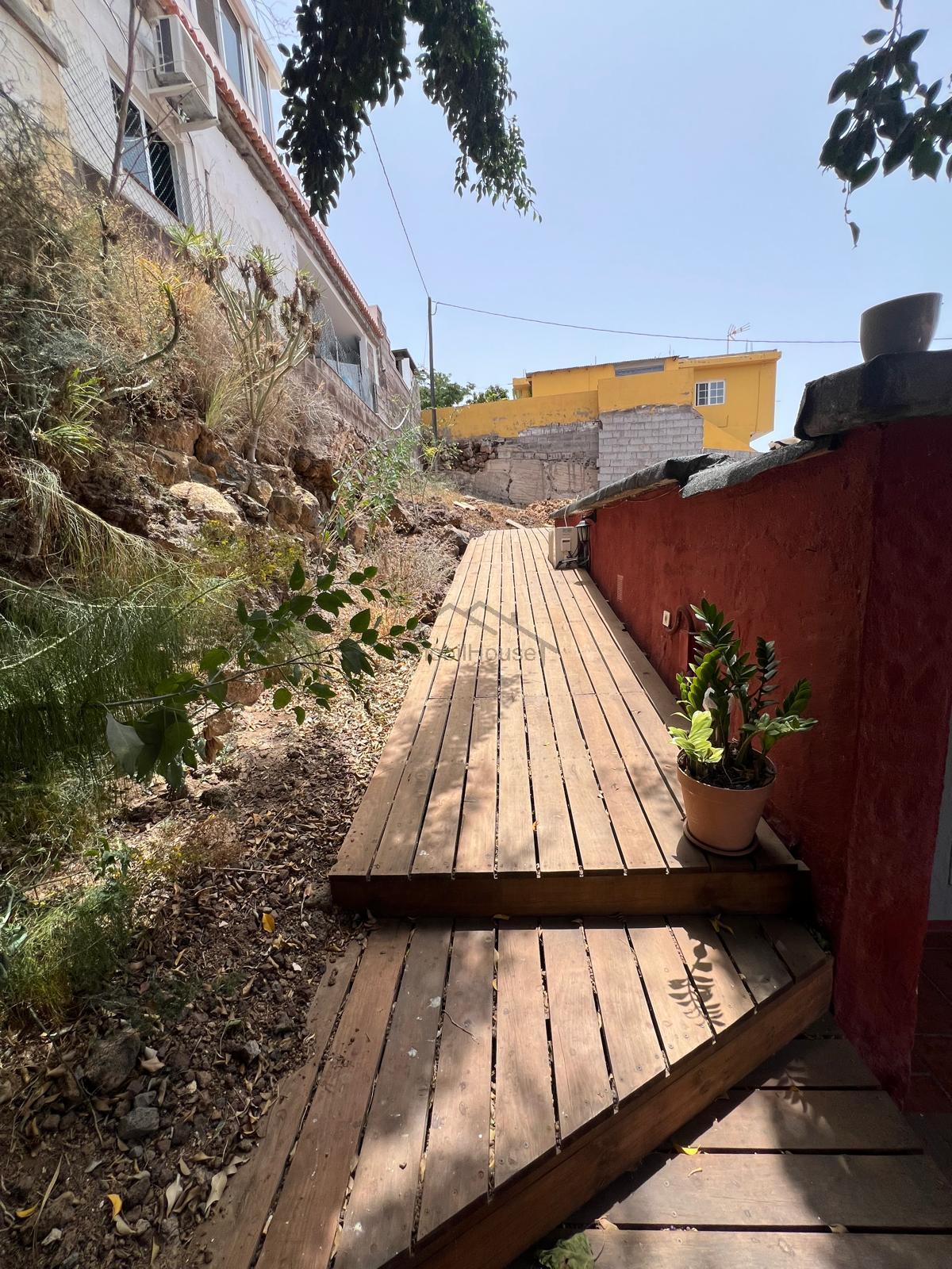 For sale of house in Arona