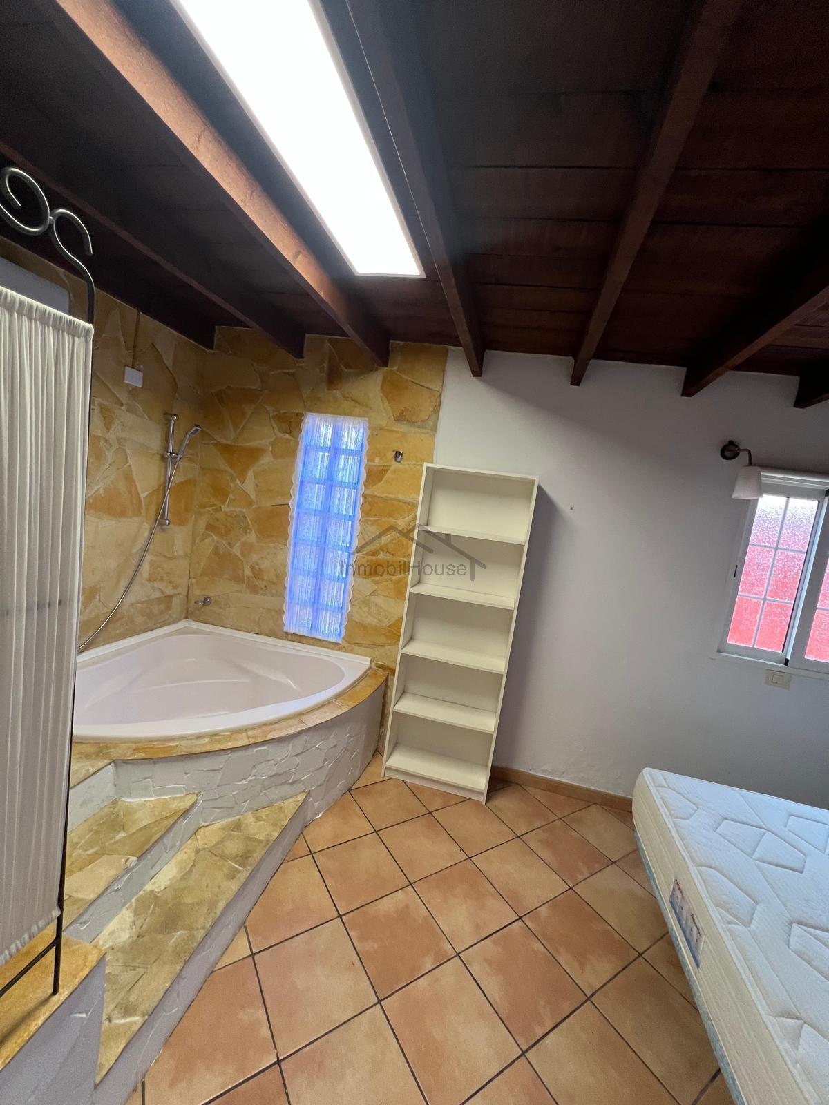 For sale of house in Arona