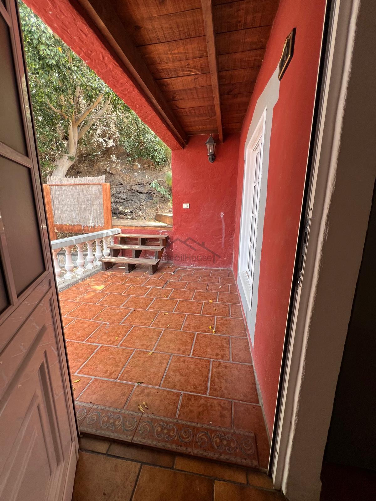 For sale of house in Arona