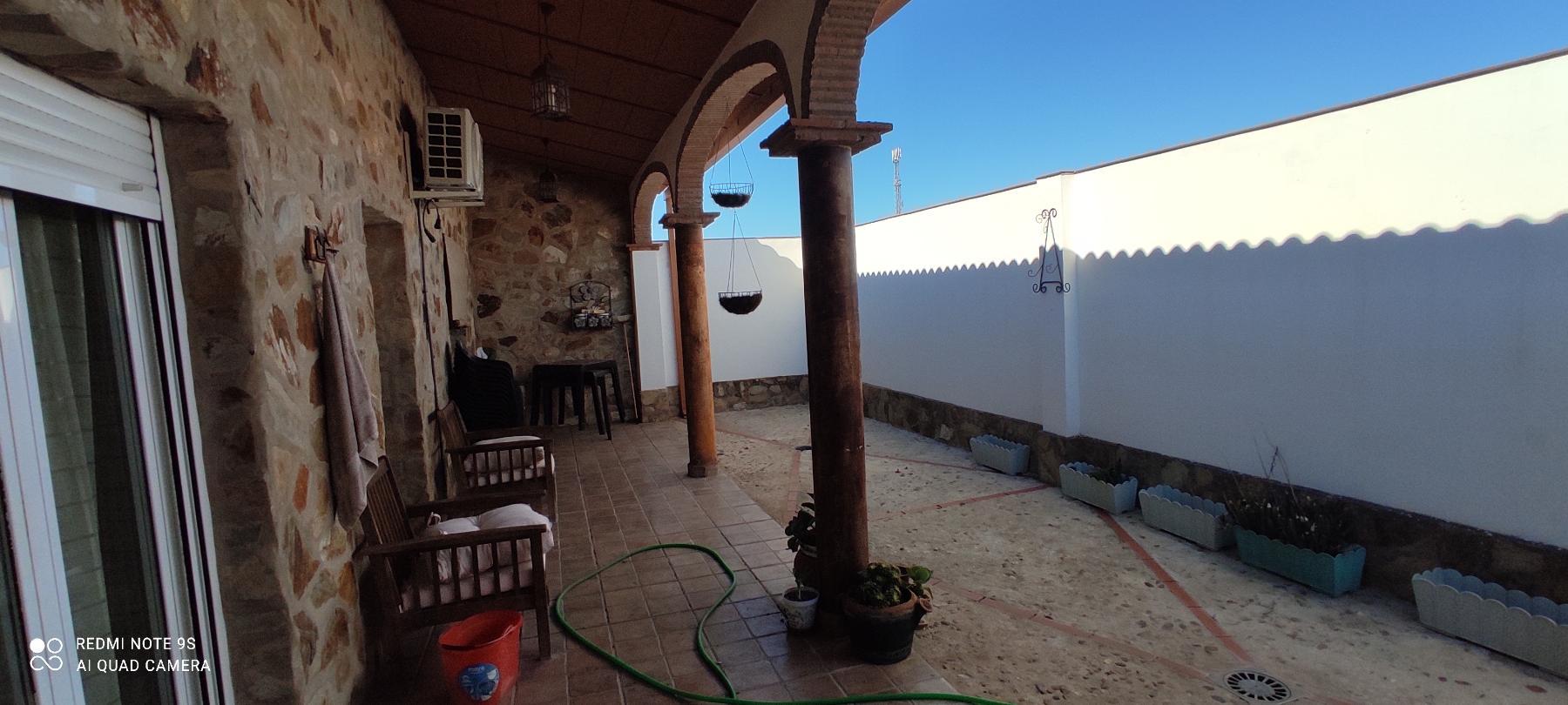 For sale of house in Arroyo de San Serván
