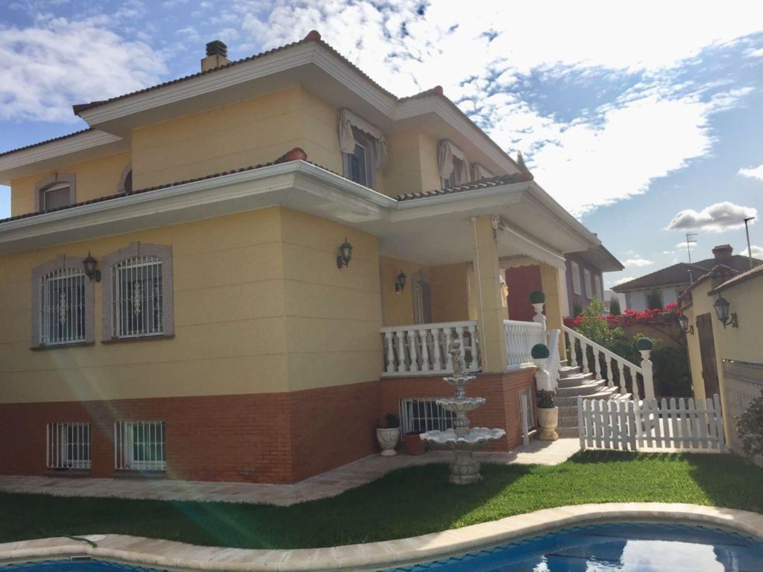 For sale of chalet in Mérida