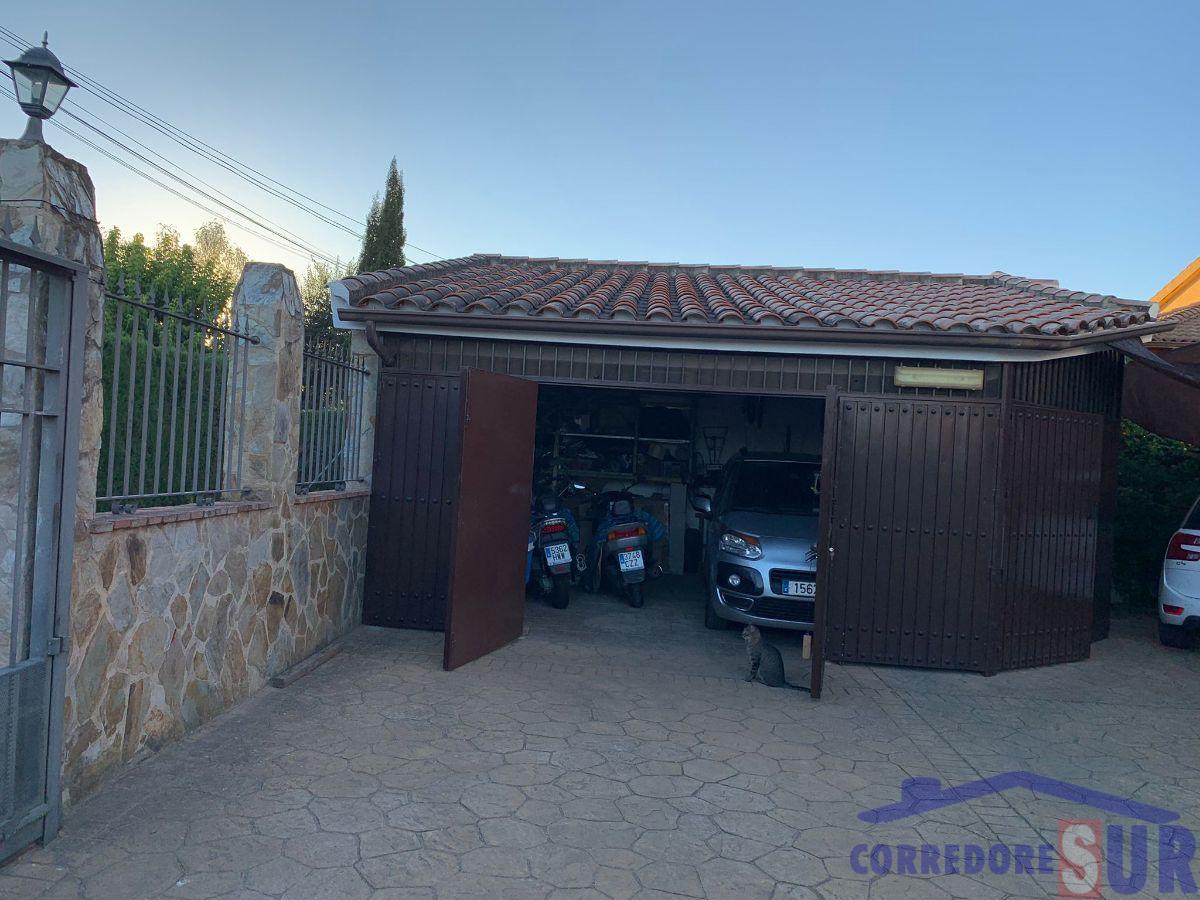 For sale of chalet in Córdoba