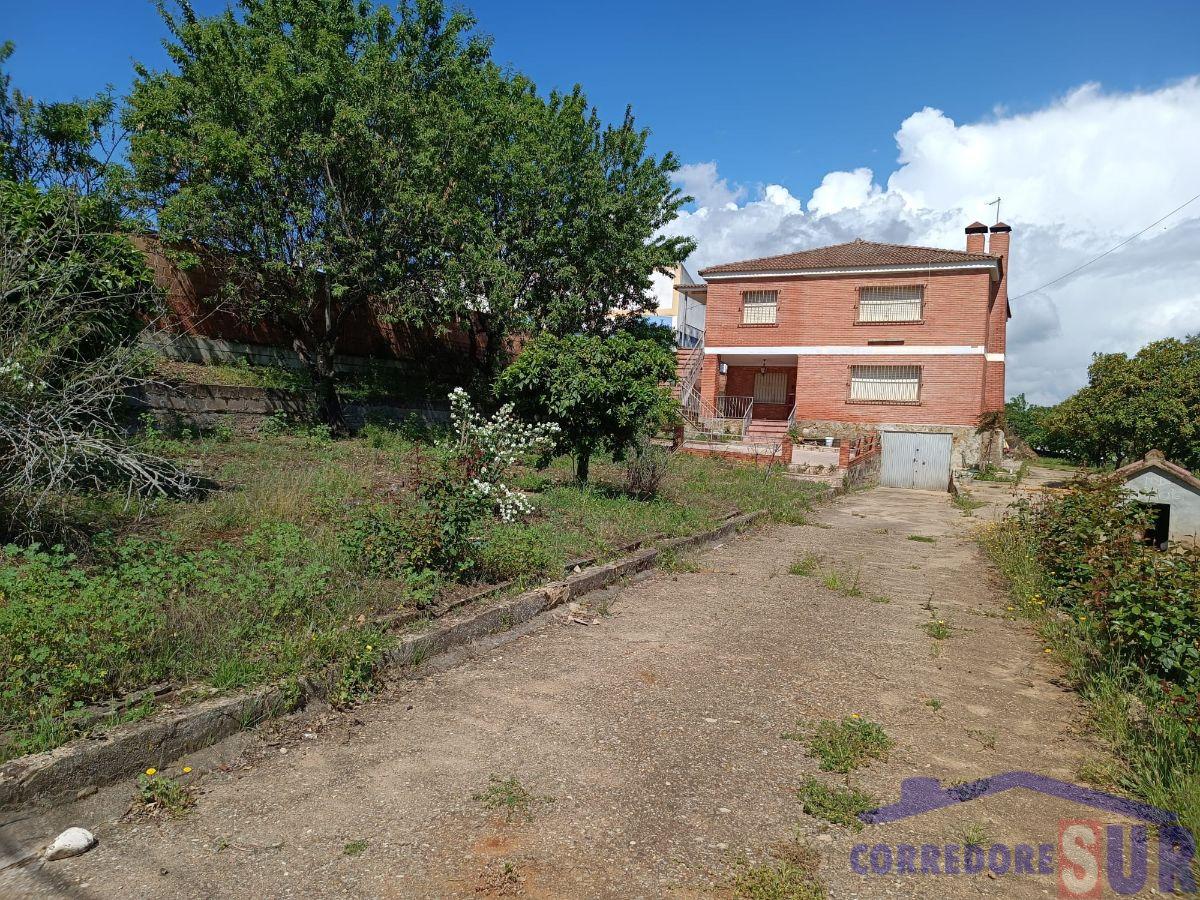 For sale of chalet in Córdoba