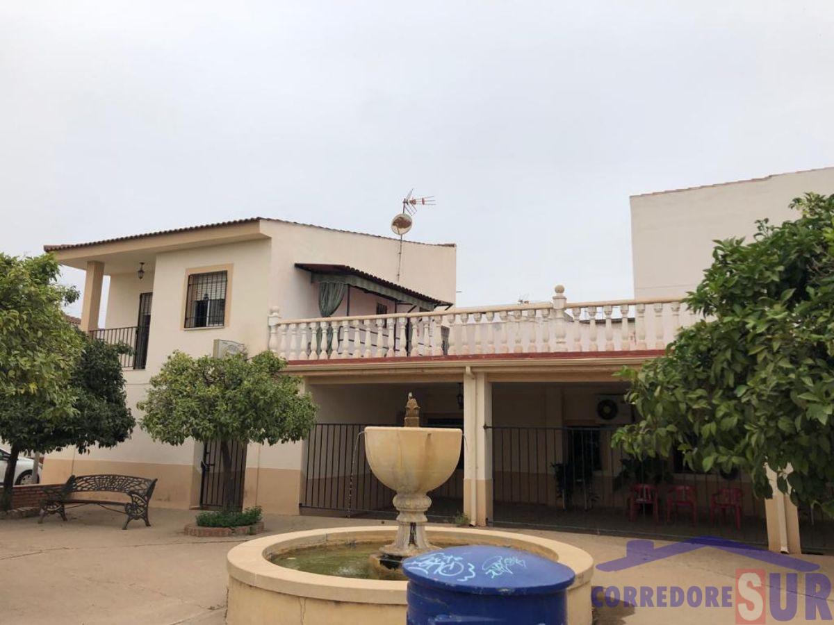 For sale of chalet in Córdoba