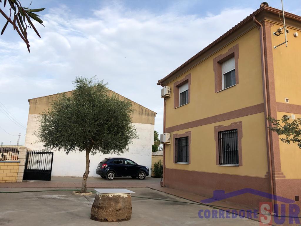 For sale of chalet in Córdoba