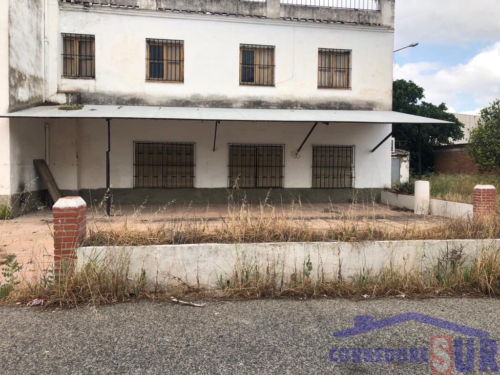 For sale of building in Córdoba
