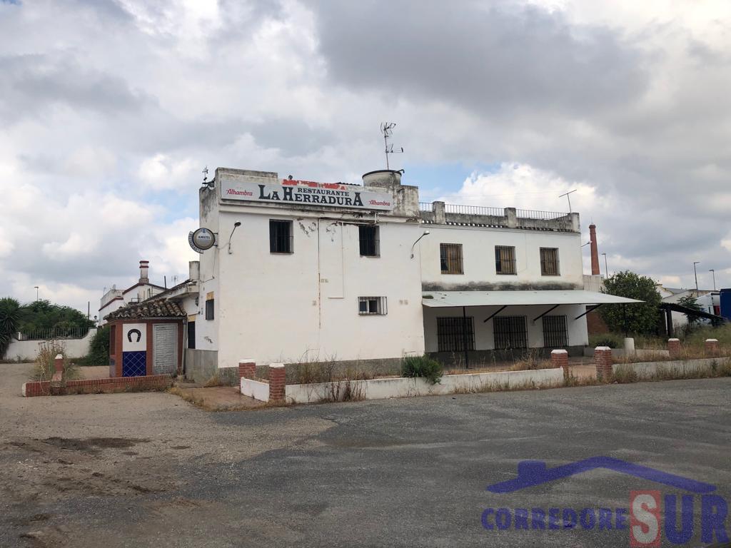 For sale of building in Córdoba