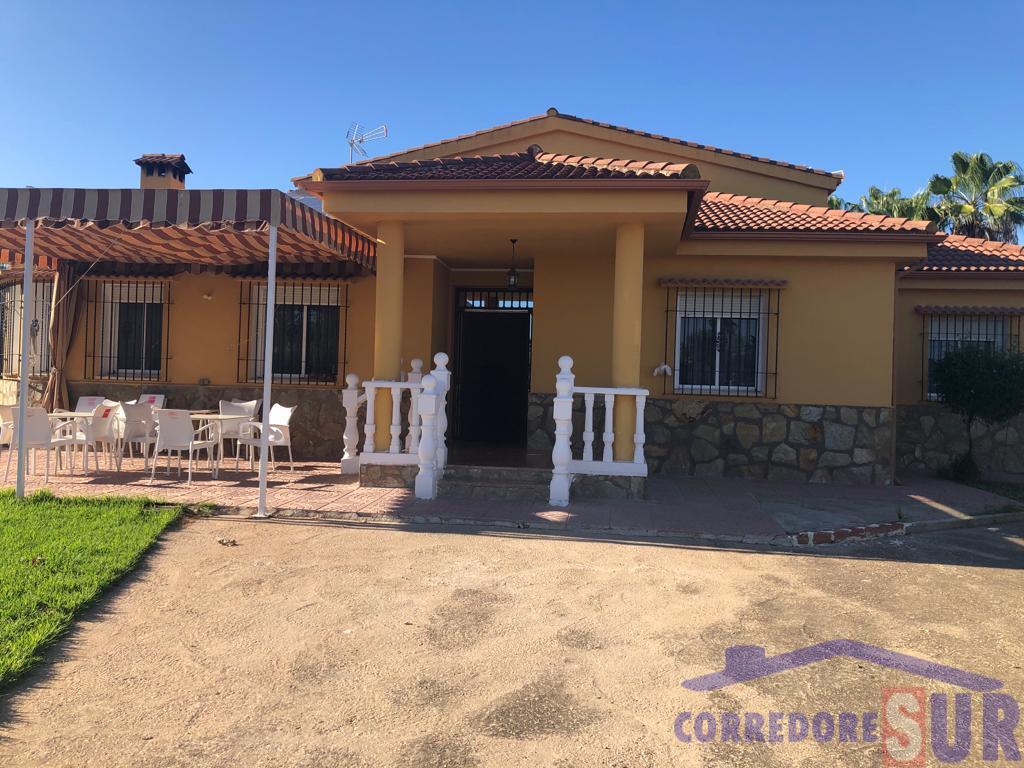 For sale of chalet in Córdoba
