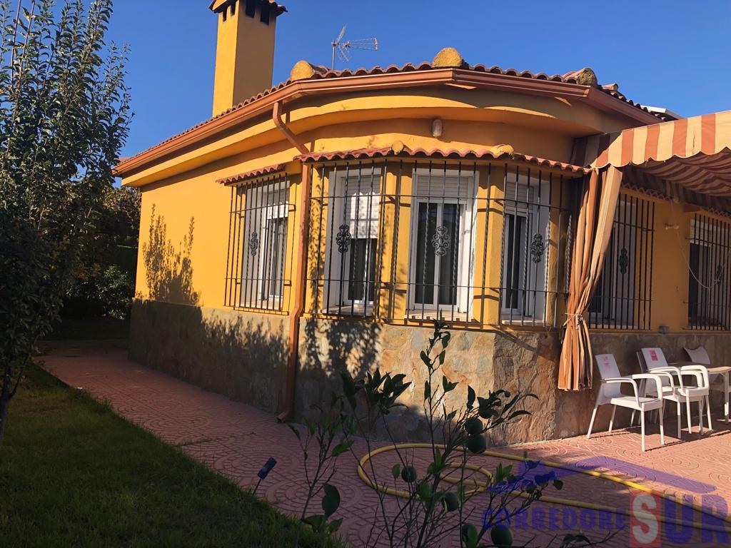 For sale of chalet in Córdoba