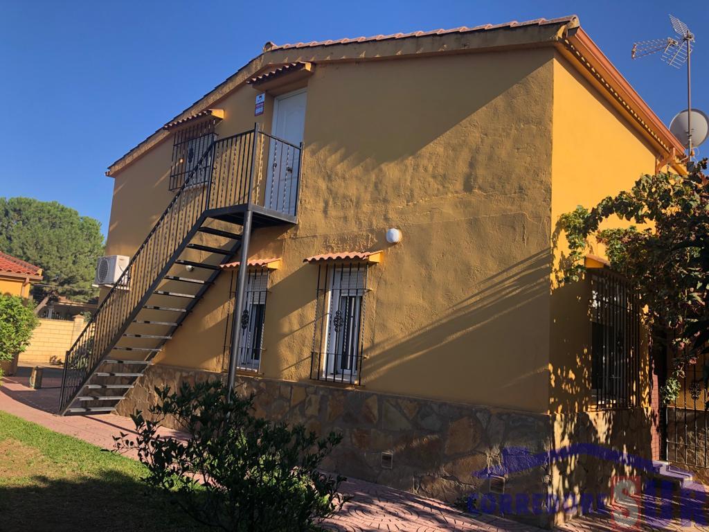 For sale of chalet in Córdoba