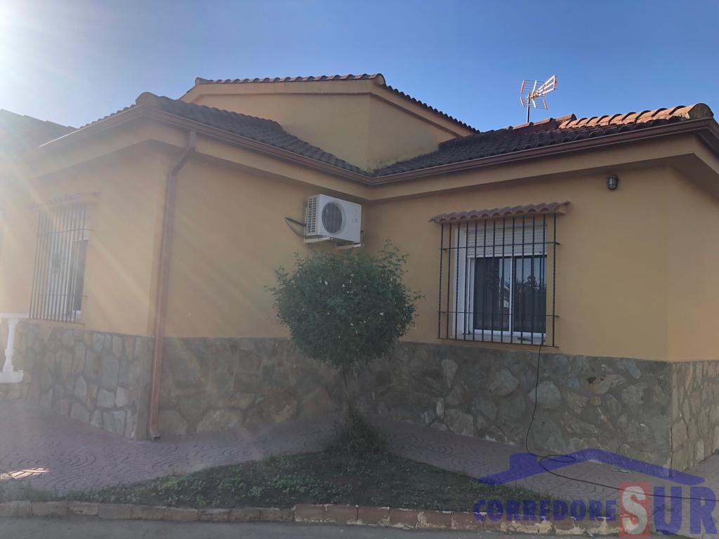 For sale of chalet in Córdoba
