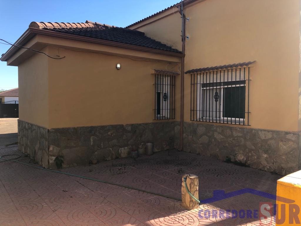 For sale of chalet in Córdoba