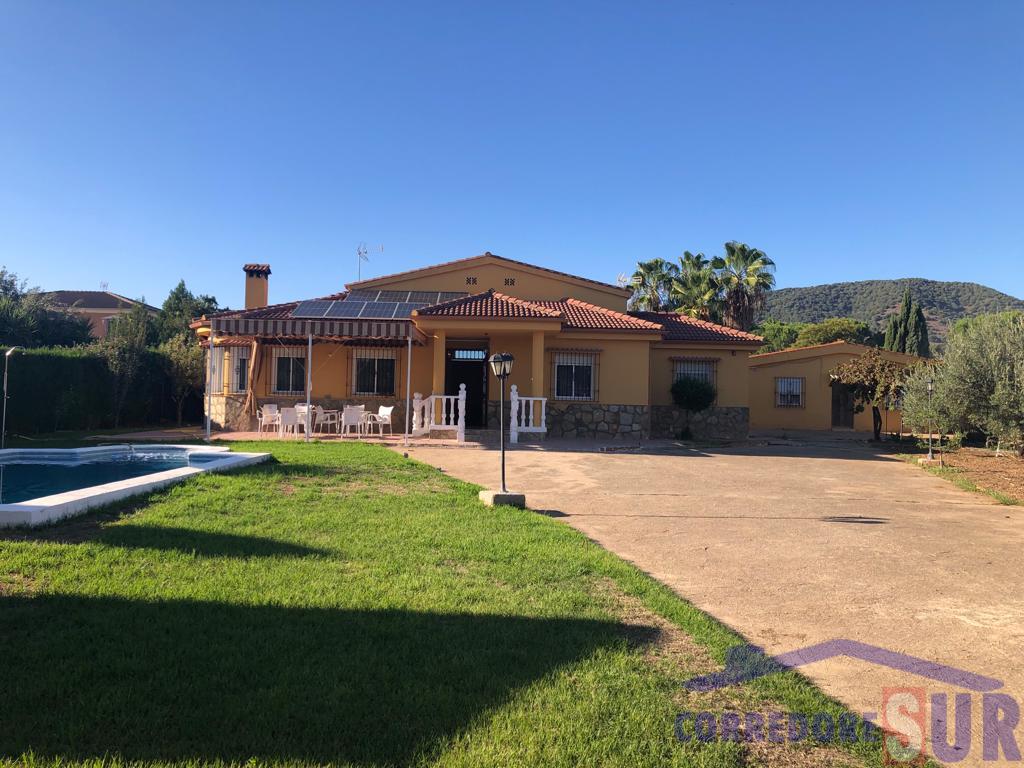 For sale of chalet in Córdoba