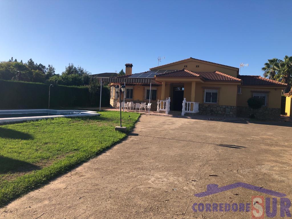 For sale of chalet in Córdoba