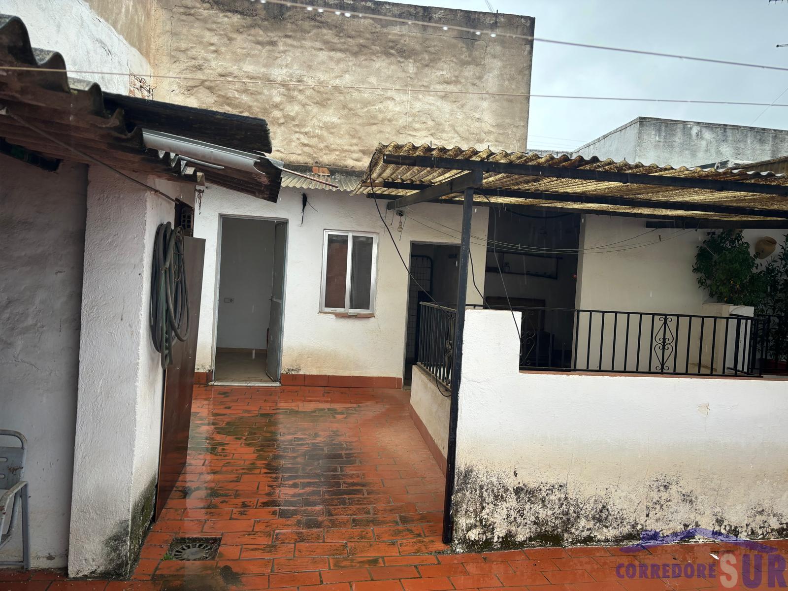 For sale of house in Córdoba