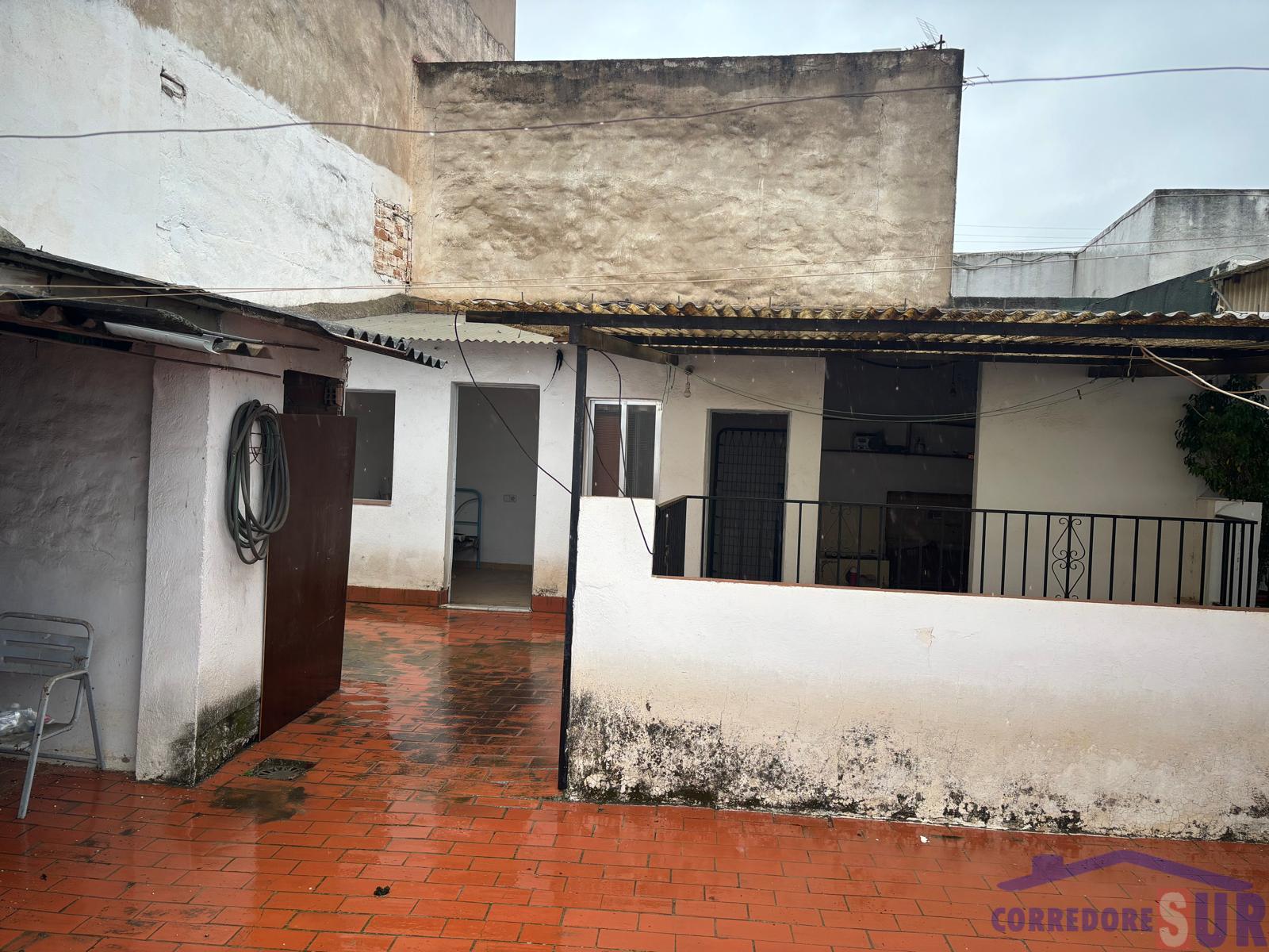 For sale of house in Córdoba