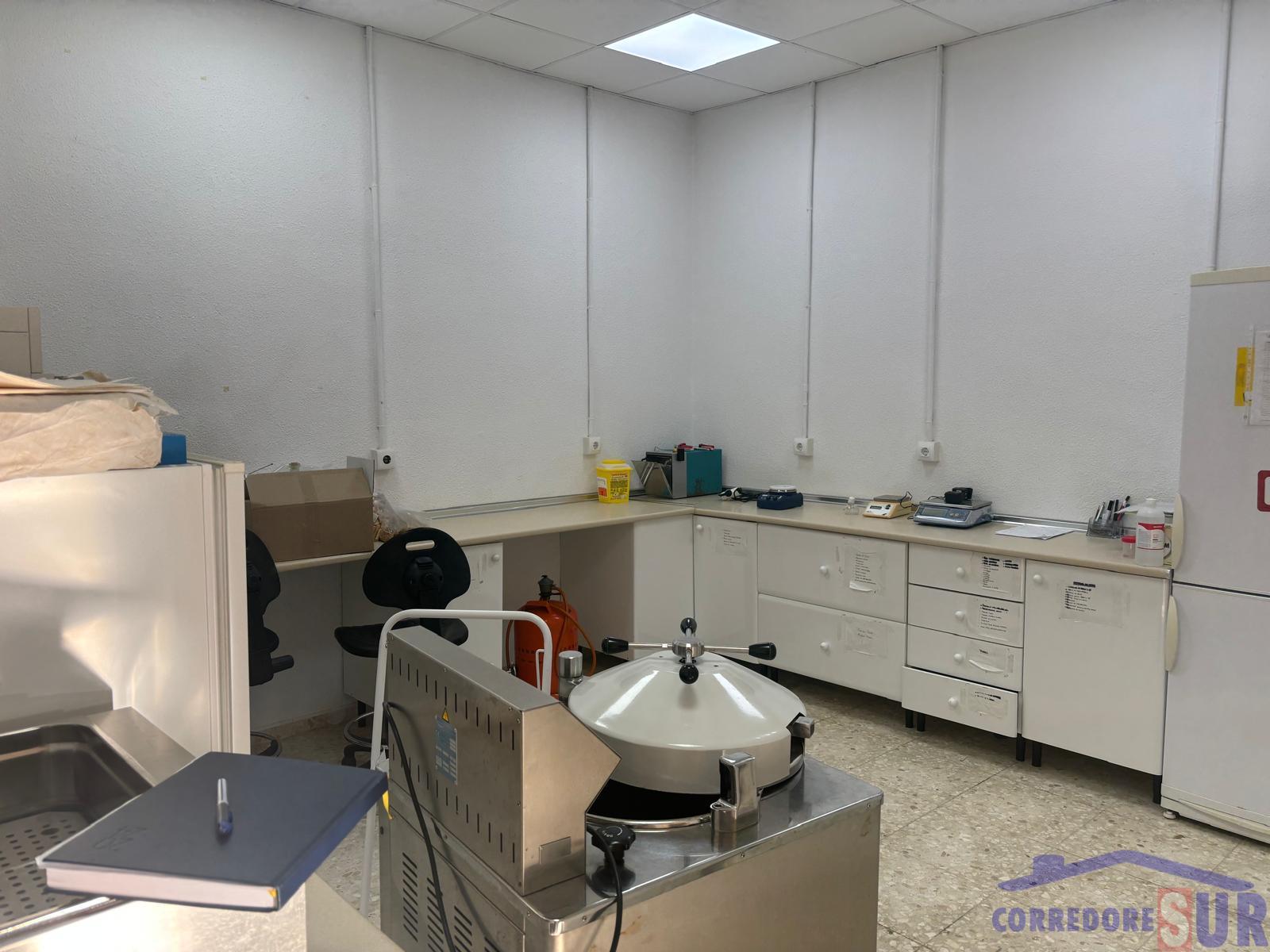 For sale of commercial in Córdoba