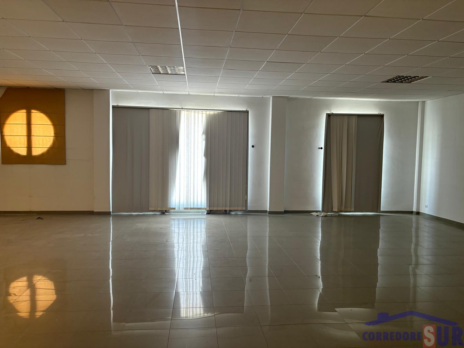 For sale of commercial in Córdoba